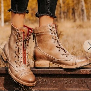 Freebird Liverpool Boots in Taupe - Size 6